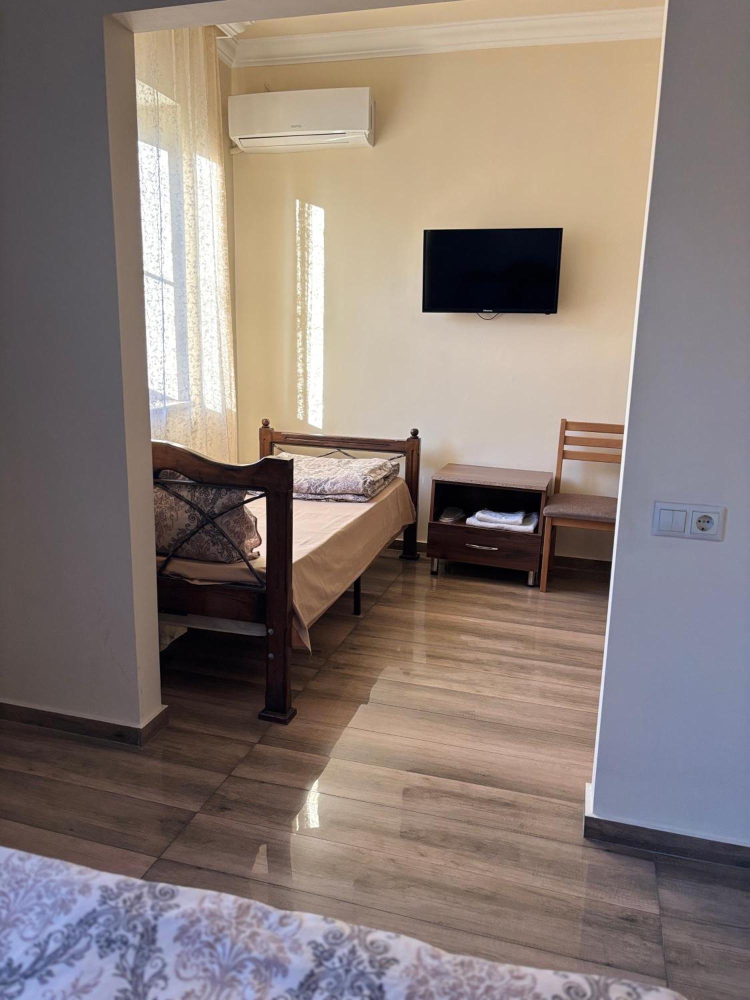 Hotel Amaras Yerevan Exterior photo